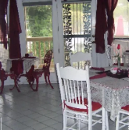 Jasones And Restaurant Отель типа "постель и завтрак" 3*